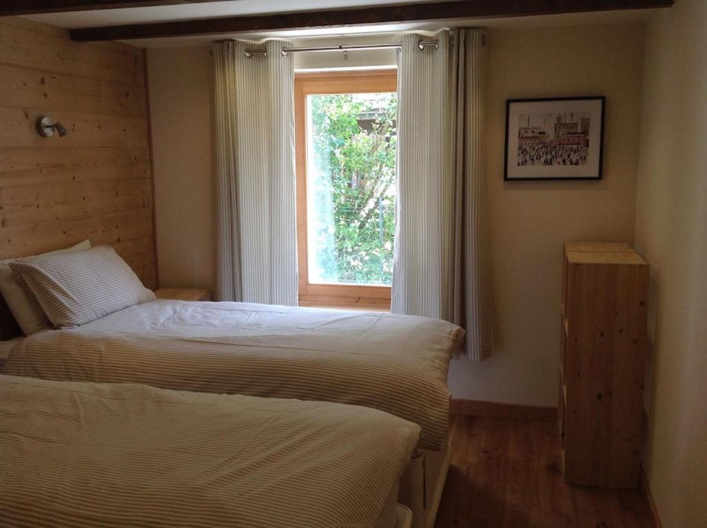 Spacious Ski Chalet In Traditional French Village, Sleeps 8, Four Star With Fibre Broadband Abondance Bagian luar foto