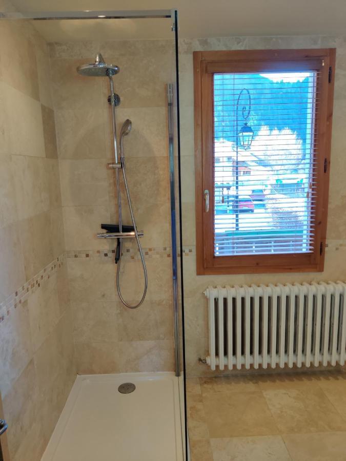 Spacious Ski Chalet In Traditional French Village, Sleeps 8, Four Star With Fibre Broadband Abondance Bagian luar foto